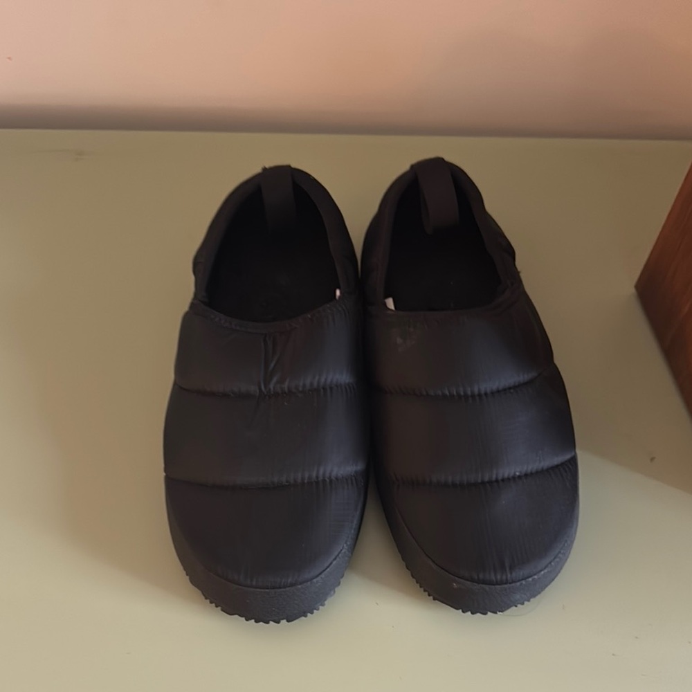 Burton Black Slippers Minimalist Design